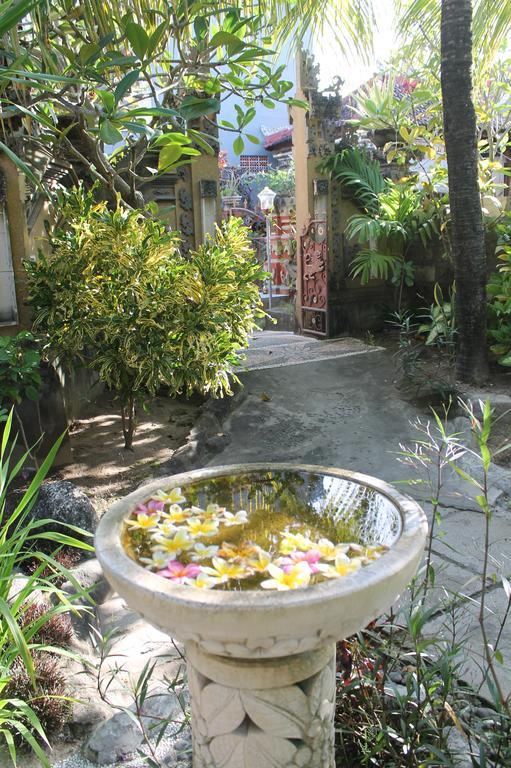 Green Palm Homestay BALI ภายนอก รูปภาพ
