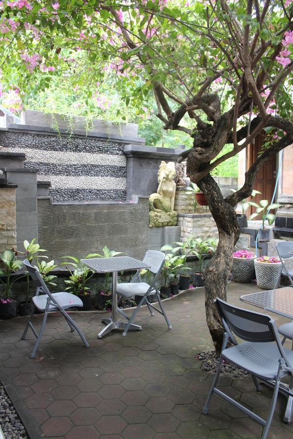 Green Palm Homestay BALI ภายนอก รูปภาพ